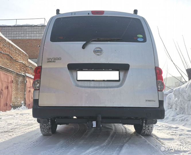 Фаркоп для Nissan NV200