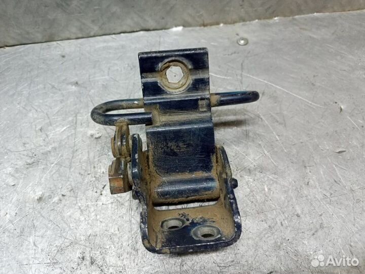 Петля двери задняя правая Audi 80 B3 NE 1986-1991