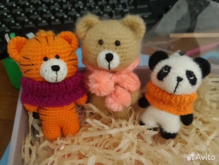 Вязаные игрушки мишка панда тигрёнок