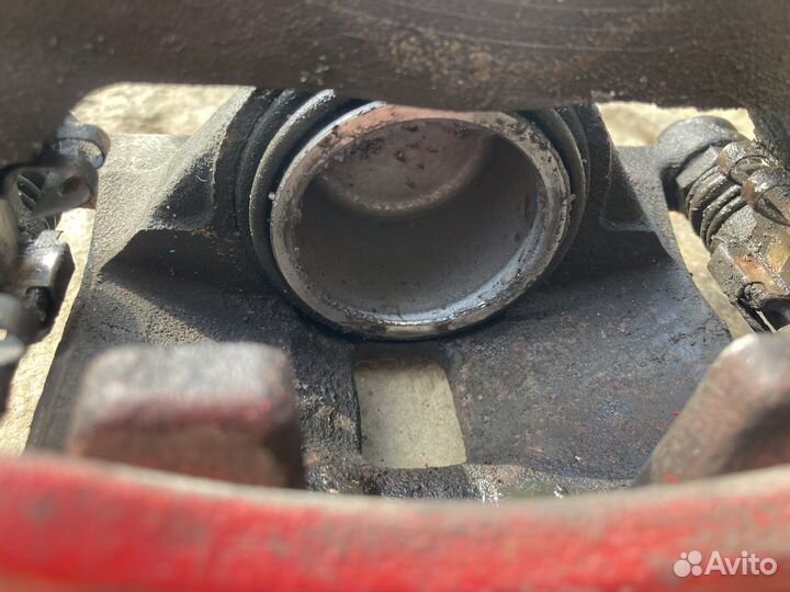 Honda Jazz передний тормозной суппорт