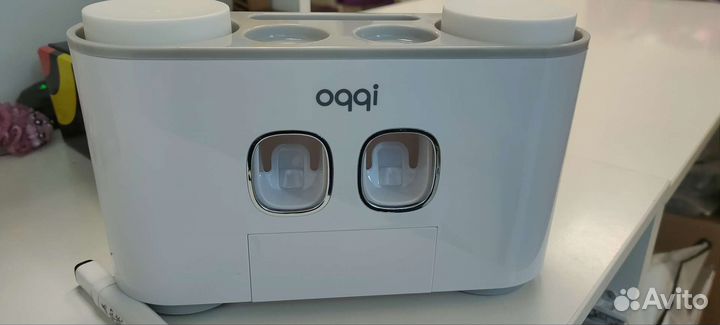 Диспенсер и органайзер для зубных паст