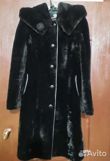 Шуба мутоновая с капюшоном