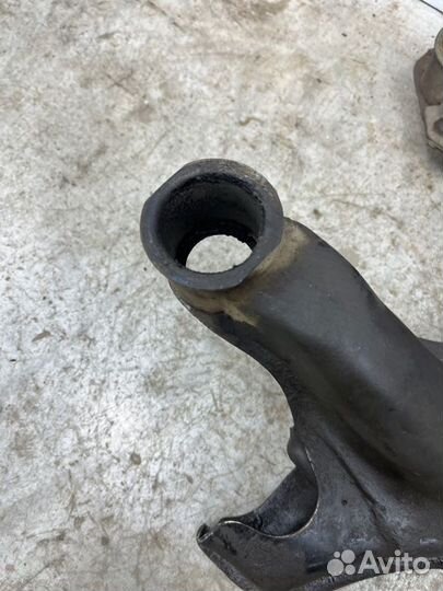Балка подмоторная Toyota Avensis 2009