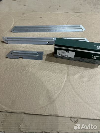 Облицовка подножки (порога) УАЗ буханка