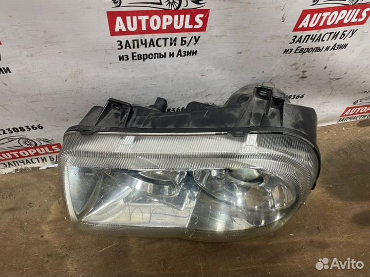 Фара ксенон левая Chrysler 300C