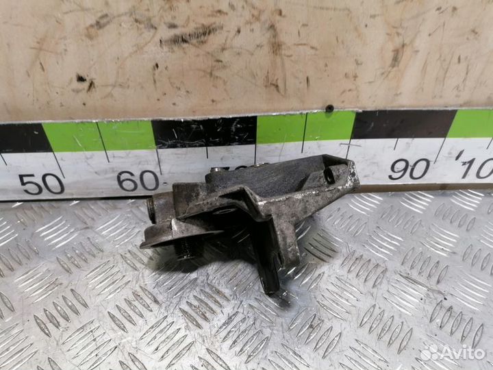 Кронштейн масляного фильтра Vaz Niva