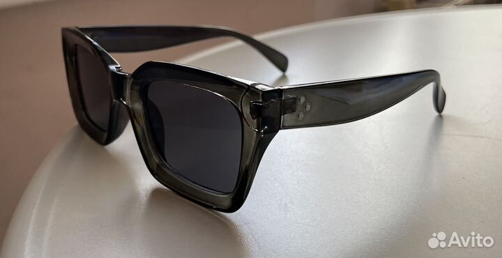 Солнцезащитные очки