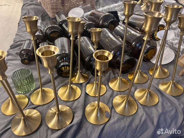 14 золотых подсвечников