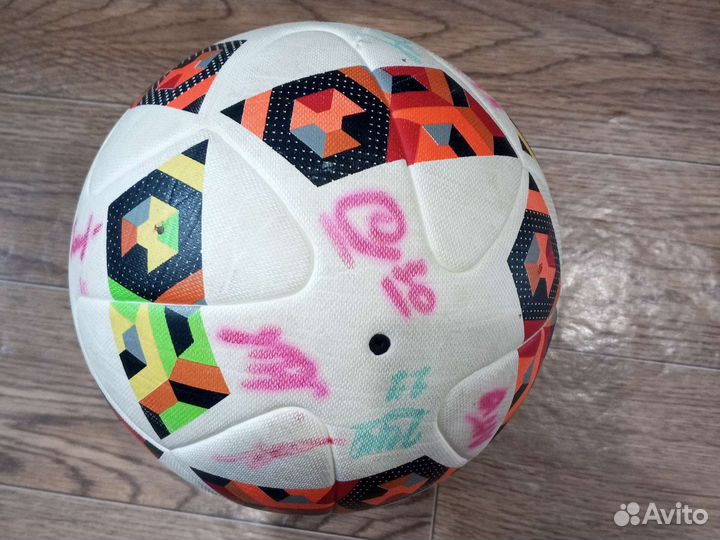 Футбольный мяч