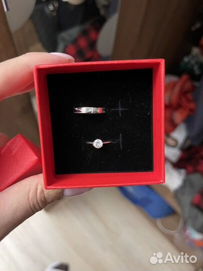 Обручальное кольцо из белого зол с бриллиантами