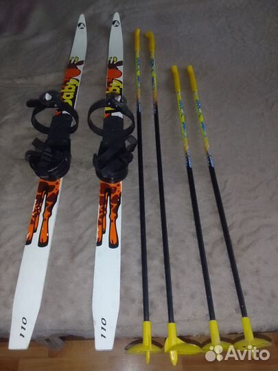Лыжи детские с палками и креплениями