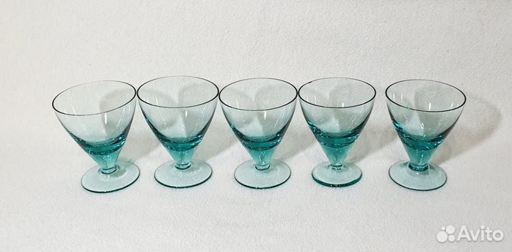 Графин с рюмками. Бирюзовое стекло. СССР
