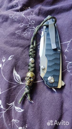Темляк из парокорда Череп