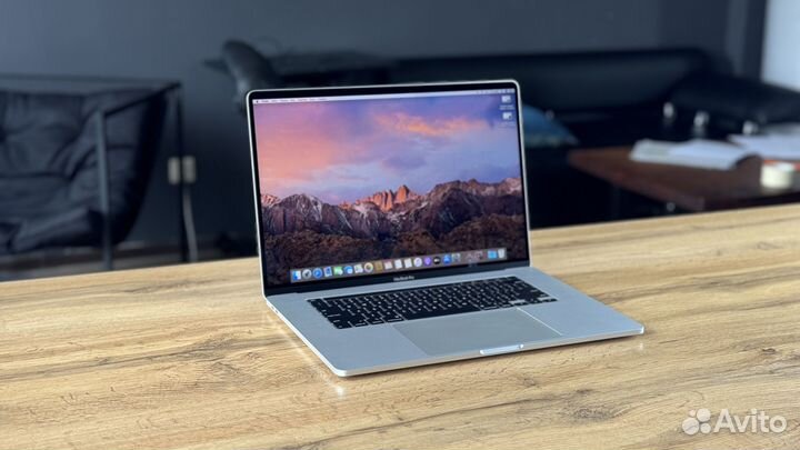 MacBook Pro 16 2021 16 512 (19 циклов )