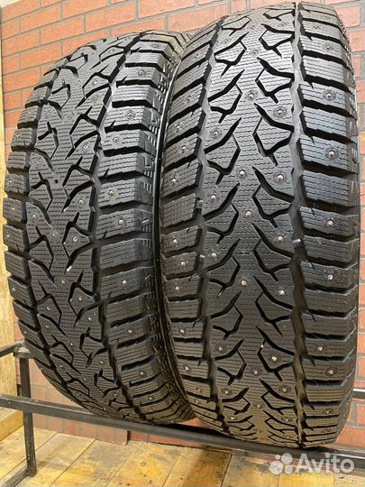 Royal Black Royal Stud 225/60 R18 104T