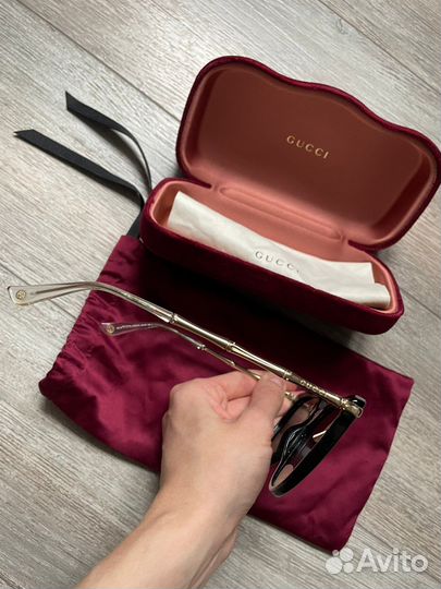 Солнцезащитные очки женские Gucci