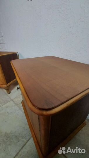 Тумба прикроватная