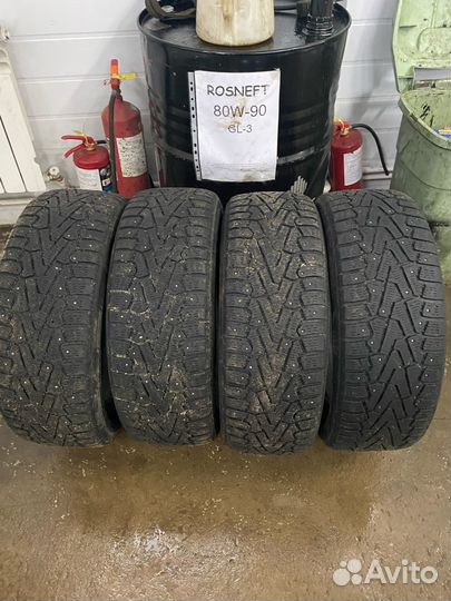 Pirelli Ice Zero 215/55 R17