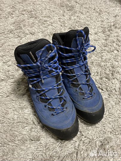 Треккинговые ботинки