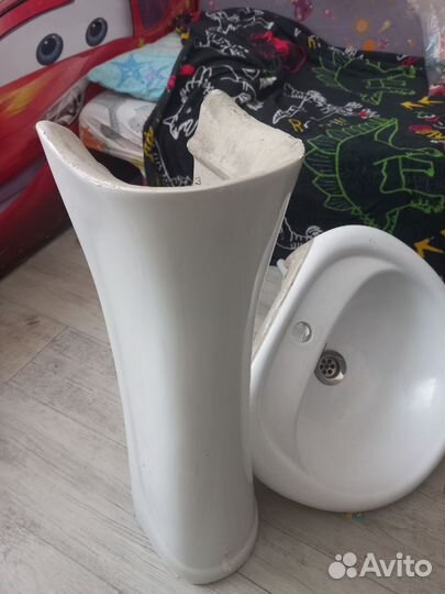 Раковина керамическая