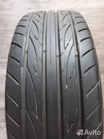 Yokohama Advan Fleva V701 215/55 R17 94W