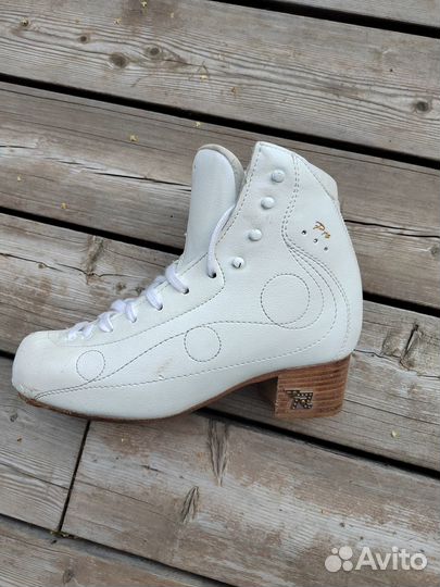 Ботинки для фигурного катания Risport Royal Pro245