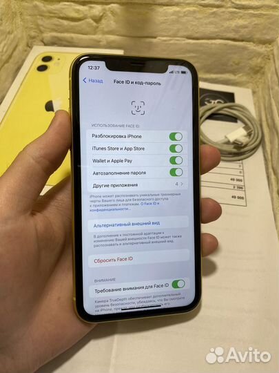 iPhone 11, 64 ГБ