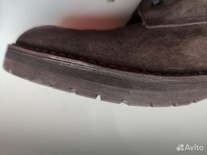 Продаю новые утеплённые женские ботинки К.Пазолини