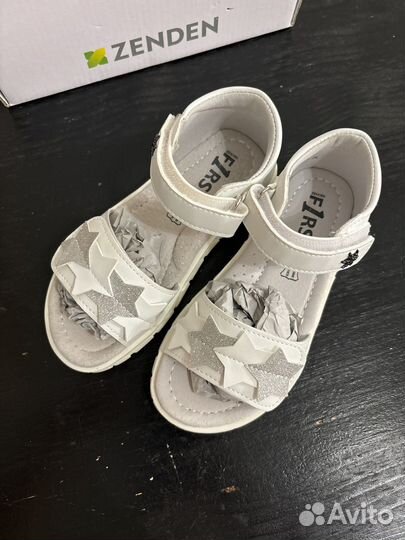 Босоножки на девочку 29р новые