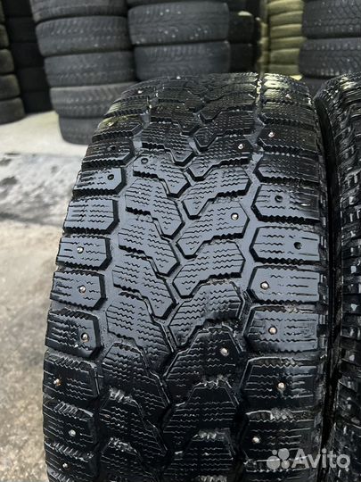 Yokohama Ice Guard Stud IG35 215/60 R16