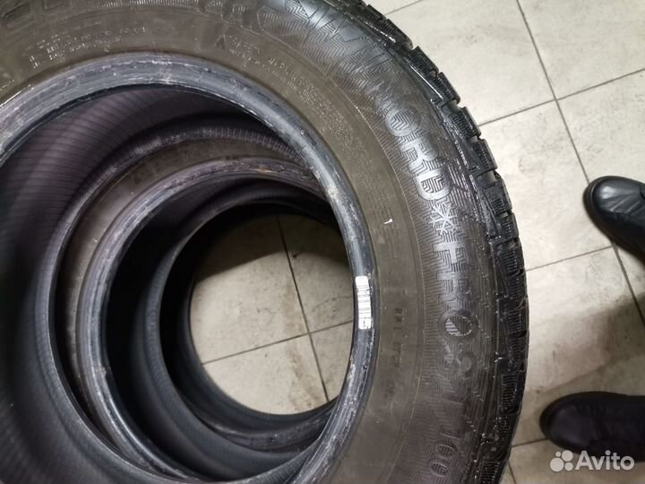 Gislaved Nord Frost 200 SUV 215/65 R16 100T