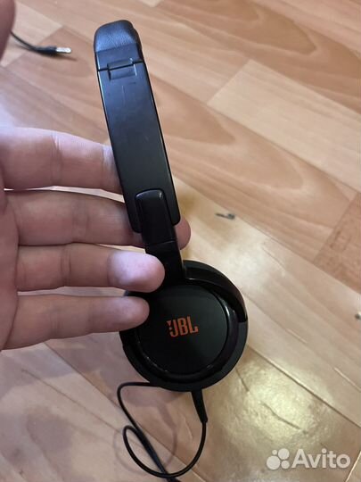 Проводные наушникик jbl