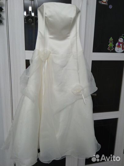 Свадебное платье цвета шампанского