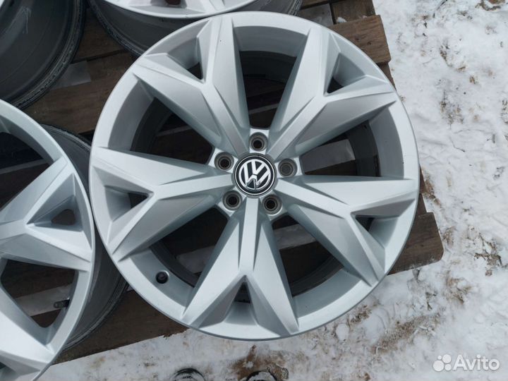 Volkswagen Teramont Ориг Prisma R18 5x112 ET34 8J