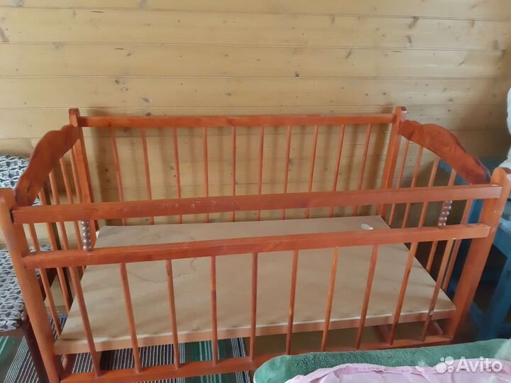 Детская кроватка