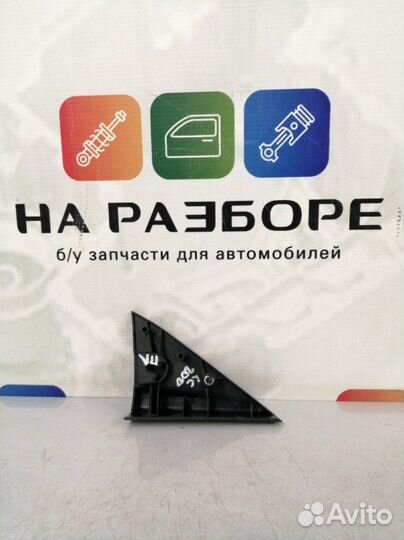 Накладка двери внутренняя передняя левая Toyota