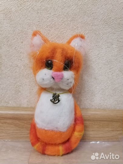 Рыжий котенок