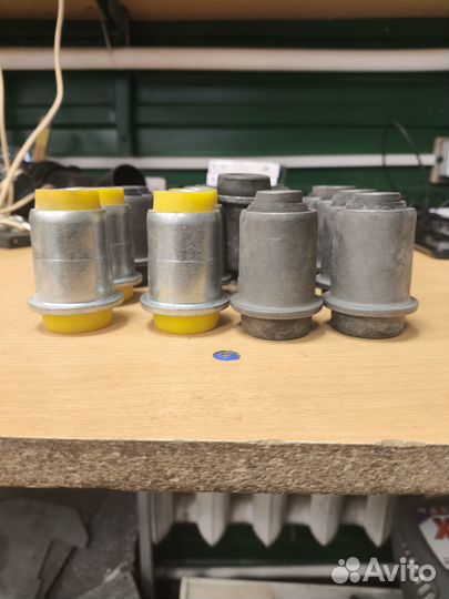 Сайлентблоки передних нижних рычагов Нива