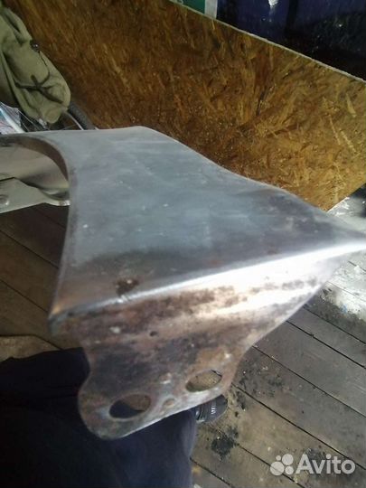 Крыло переднее левое volkswagen jetta 5