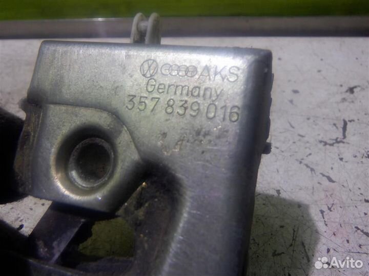 Замок двери задней правой Фольксваген Пассат Б3