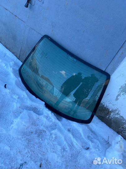 Заднее стекло ауди 100 c4