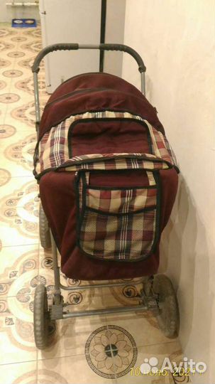 Прогулочная коляска