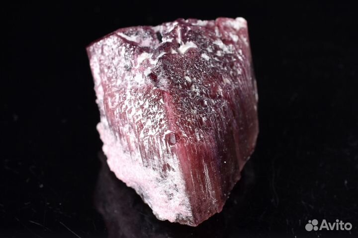 Турмалин (эльбаит). Кристалл Лот №802