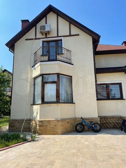 Дом 259 м² на участке 6,2 сот.