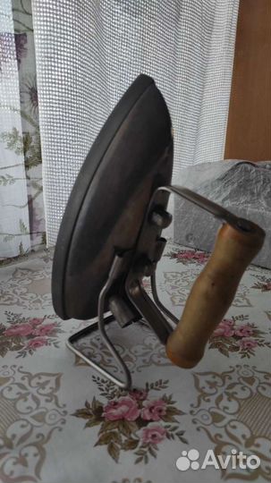 Старинный электрический утюг Винтаж