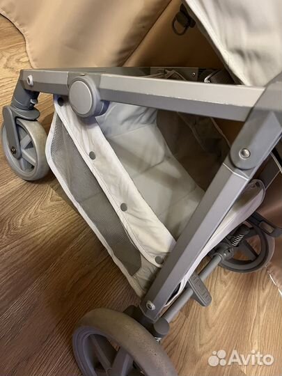 Прогулочная коляска Happy Baby Linda