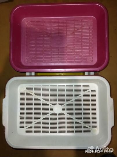 2 лотка с решётками и кошачий туалет