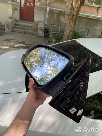 Продам боковое зеркало