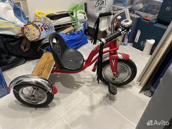 Трехколесный велосипед Schwinn Roadster Trike