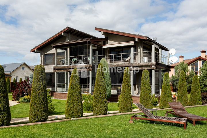 Дом 330 м² на участке 26 сот.